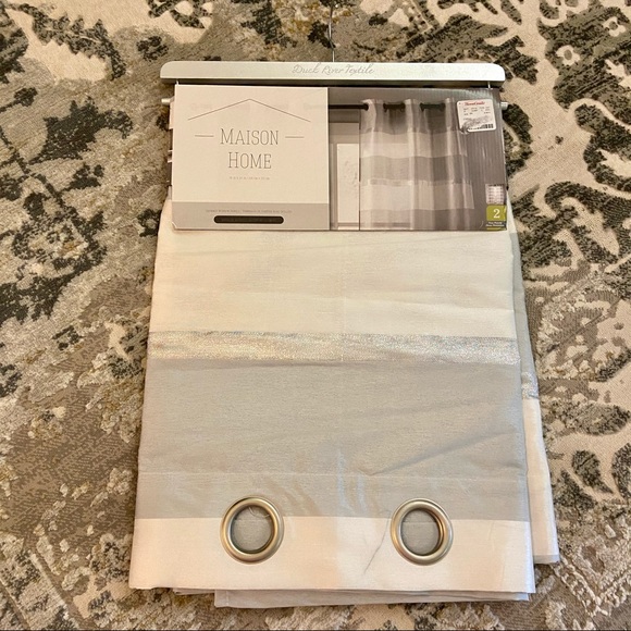 ✨NWT Maison Home Metallic Accent Window Panels - Picture 3 of 6